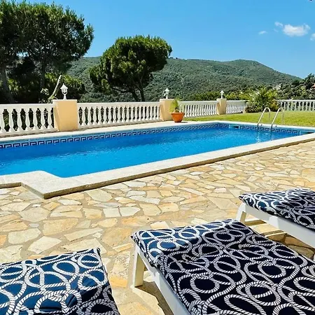 Vila Reina By Costabravaway *